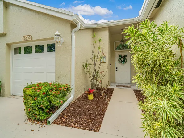 6209 Pond Tree Court, Greenacres, FL 33463