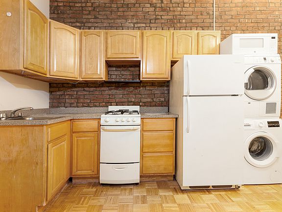 5th image of 321 E 93rd St #1EE