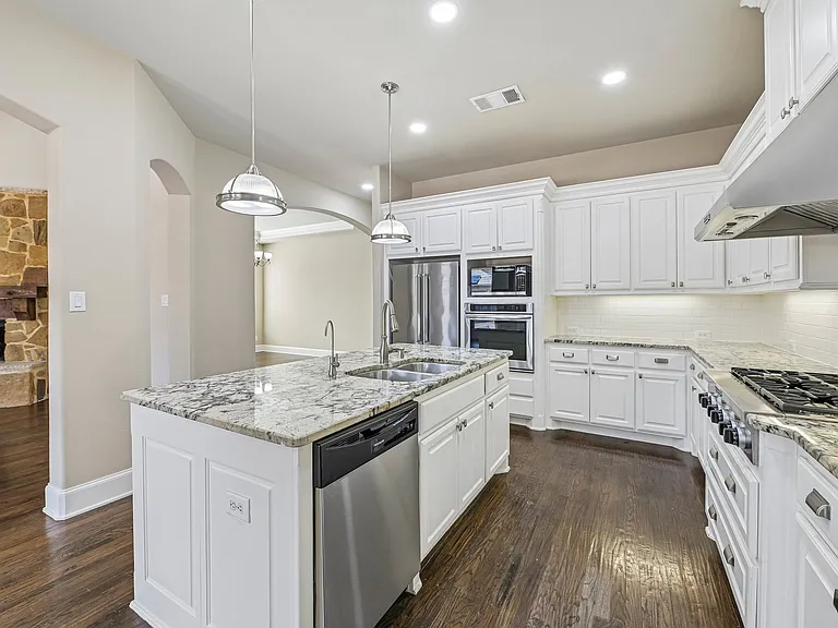 Check out this beautiful kitchen. Refrigerator stays.