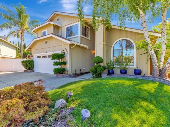 1206 Sycamore Ct, Gilroy, CA 95020