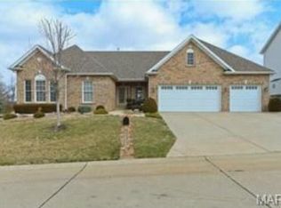 533 Old Moray Pl, Saint Charles, MO 63301