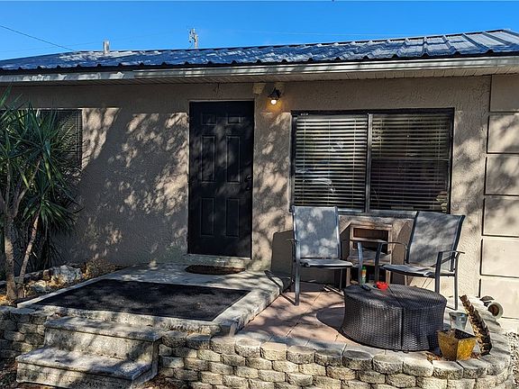 3rd image of 448 Santa Cruz St
