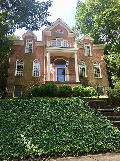 Building Photo - 1026 26th St S