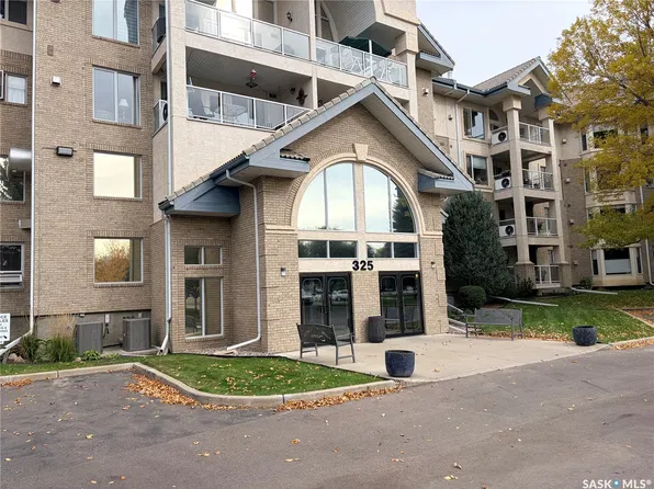 325 Keevil Crescent #127, Saskatoon, SK S7J 5G3