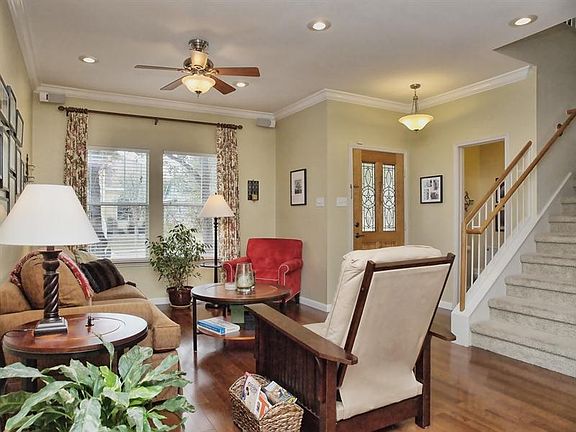 3rd image of 1023 Peyton Pl