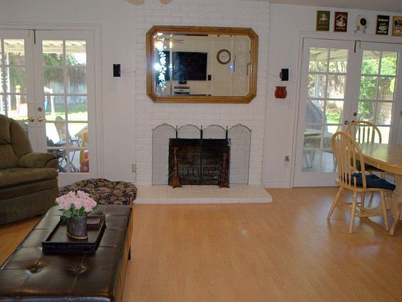 5th image of 22303 Cohasset St