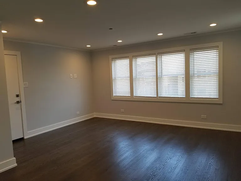 6726 N Artesian Ave #2 — Photo 6
