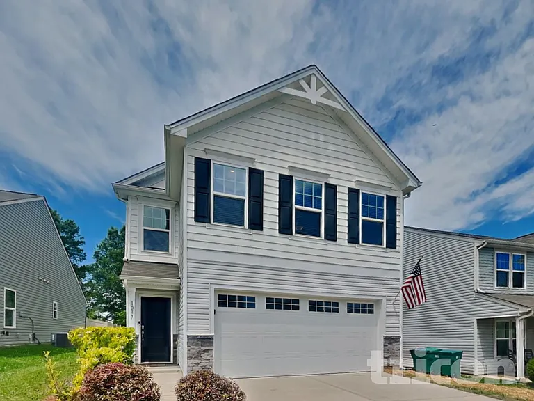 1037 Bitting Hall Cir — Photo 2