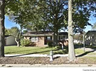 208 Stutely Ln, Springfield, IL 62704