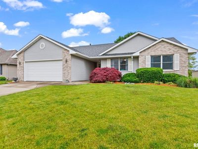 110 Brookside Glen Dr, Sherman, IL, 62684