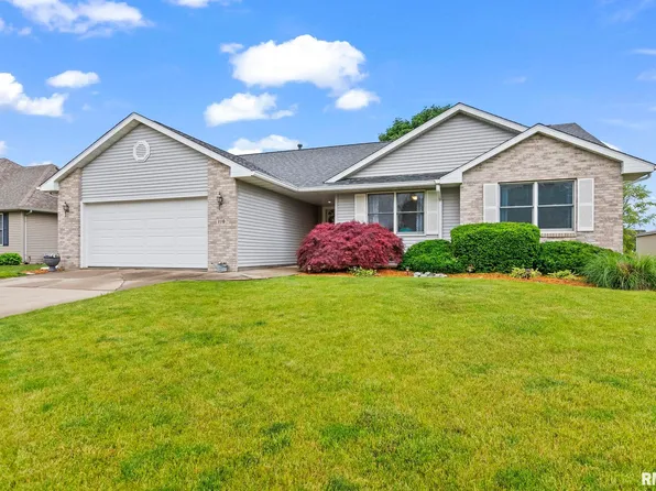 110 Brookside Glen Dr, Sherman, IL 62684