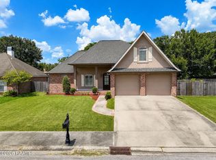 614 Southlake Cir, Youngsville, LA 70592