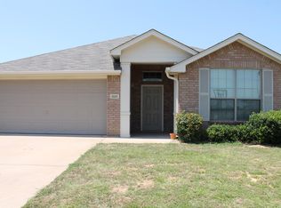 1029 N Park Dr, Lindale, TX 75771