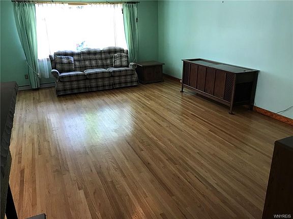 5th image of 29 Covington Dr