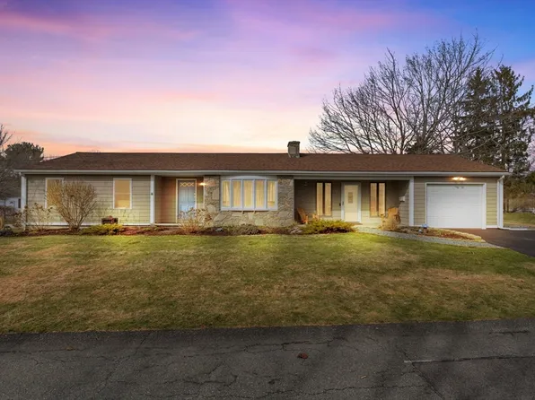 15 Brisbon Rd, Somerset, MA 02726