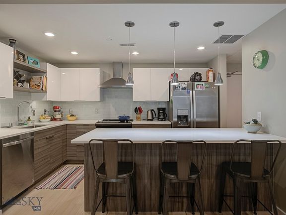 5th image of 476 Enterprise Blvd #208
