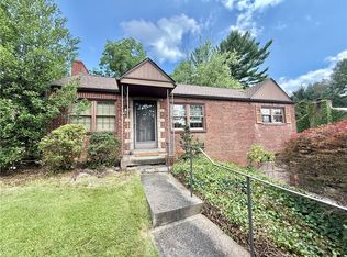 1027 Lindendale Dr, Pittsburgh, PA 15243