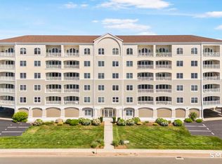 343 Beach St APT 603, West Haven, CT 06516
