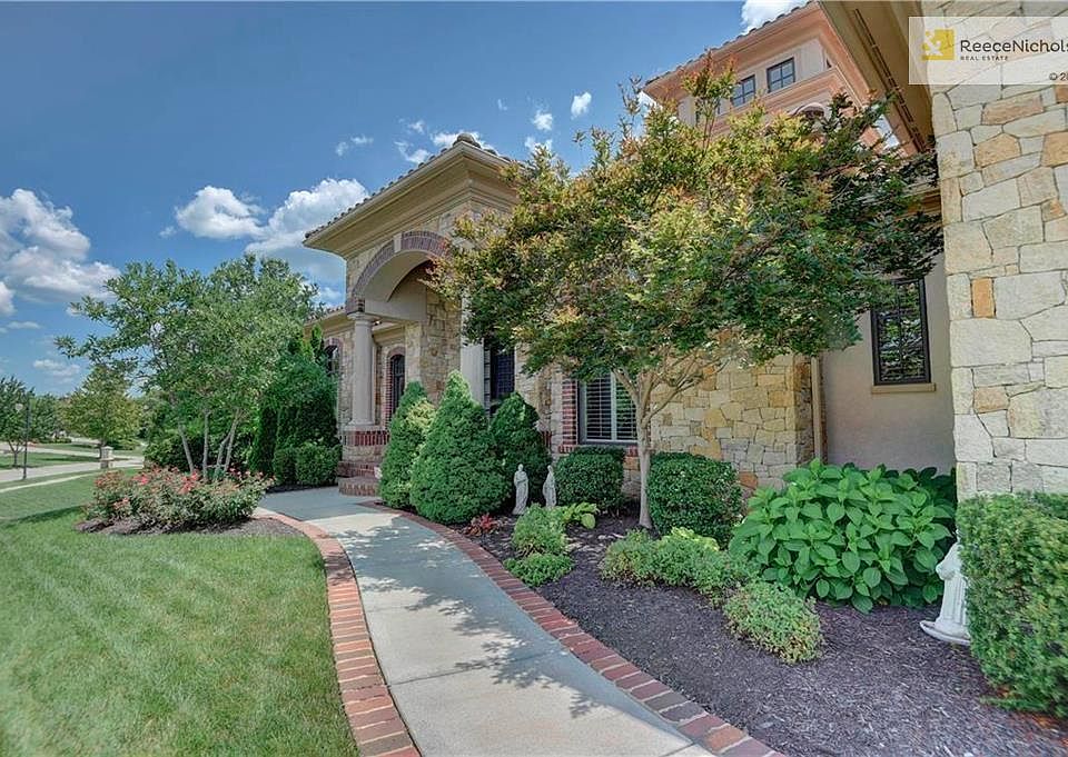 13905 Howe Dr, Leawood, KS 66224 Zillow