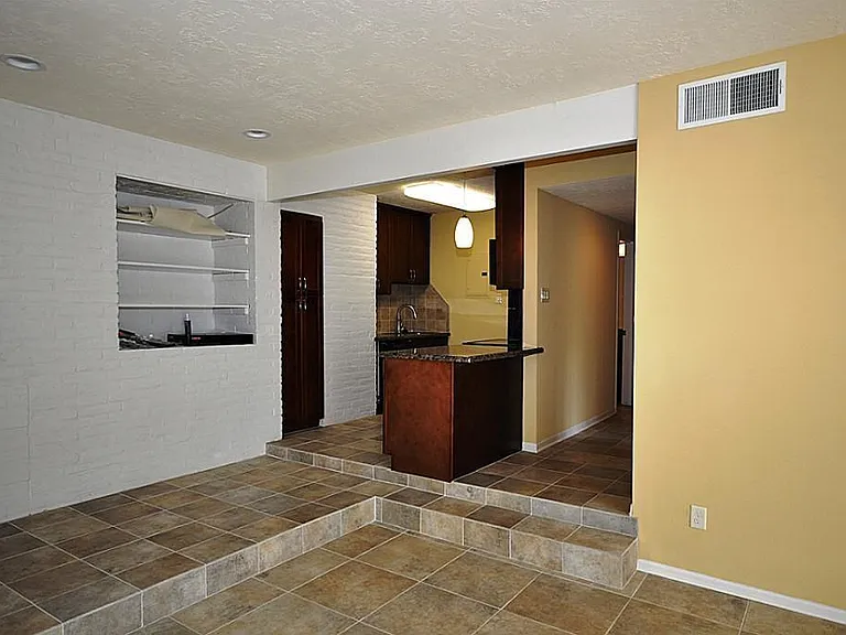 5214 Memorial Dr — Photo 9