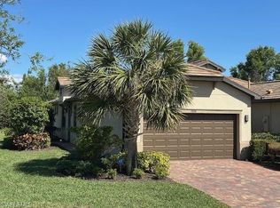 7658 Jacaranda Ln, Naples, FL 34114