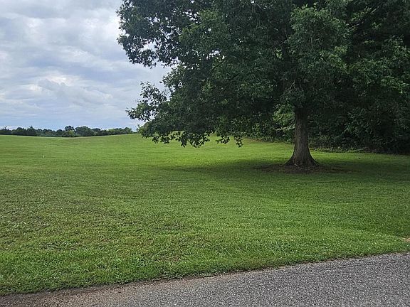 3rd image of Lakeside Rd