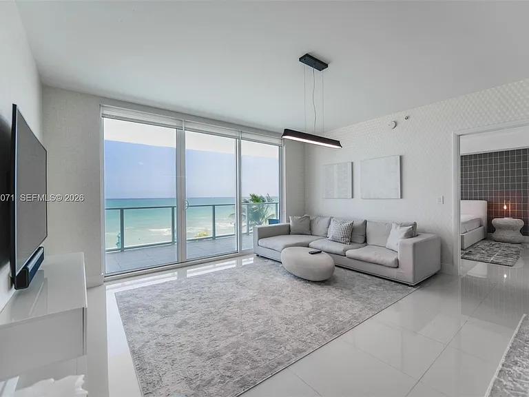 3951 S Ocean Dr #402 — Photo 2