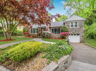 90 Patton Dr, Yonkers, NY 10710