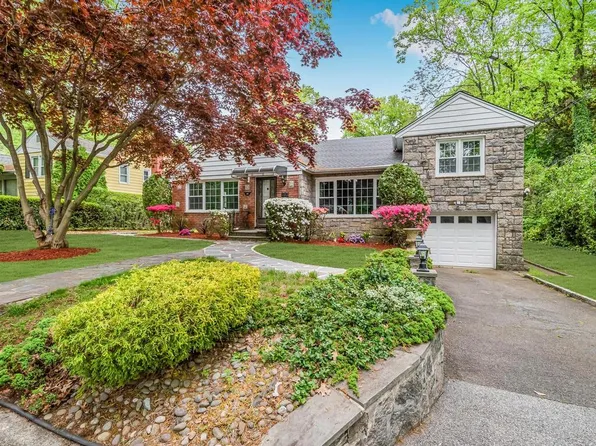 90 Patton Drive, Yonkers, NY 10710