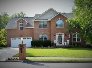 8322 Harbor Cove Dr, Knoxville, TN 37938