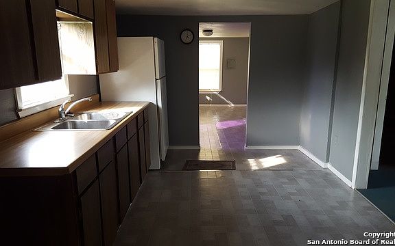3rd image of 122 Bradley St