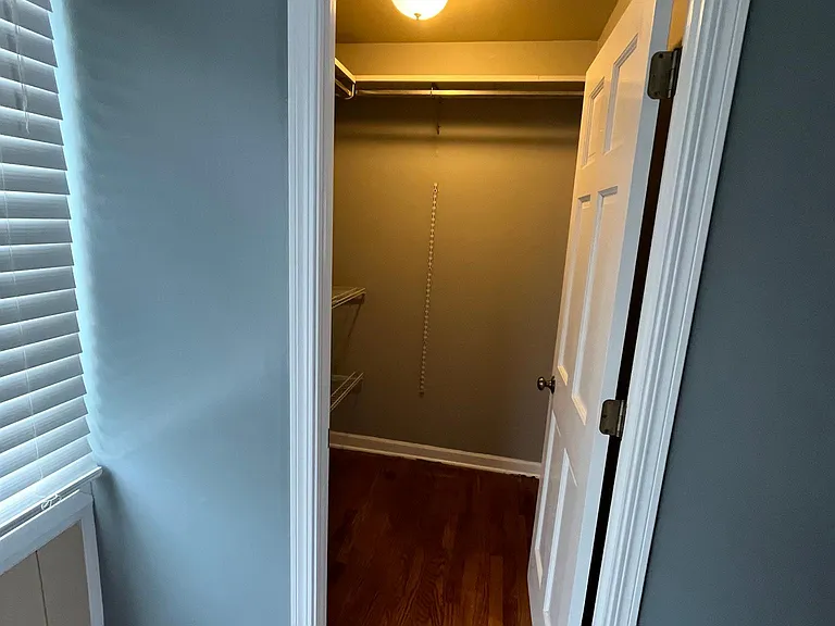 5325 Cinema Dr W — Photo 12