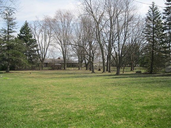 3rd image of 438 Claridon Ave