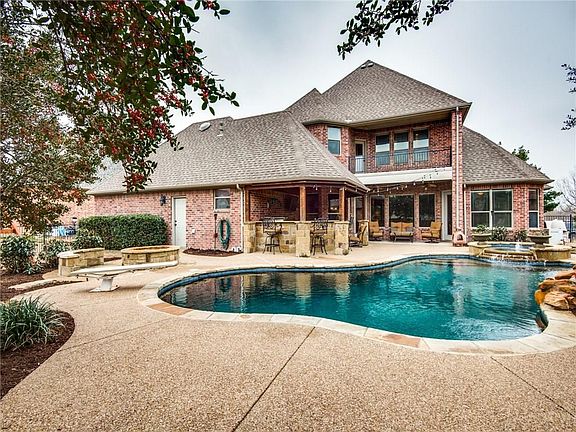 3rd image of 3333 Club View Dr