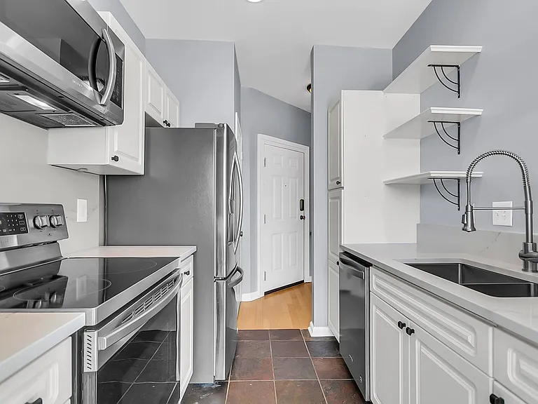 2332 Chatelain Way #1 — Photo 11