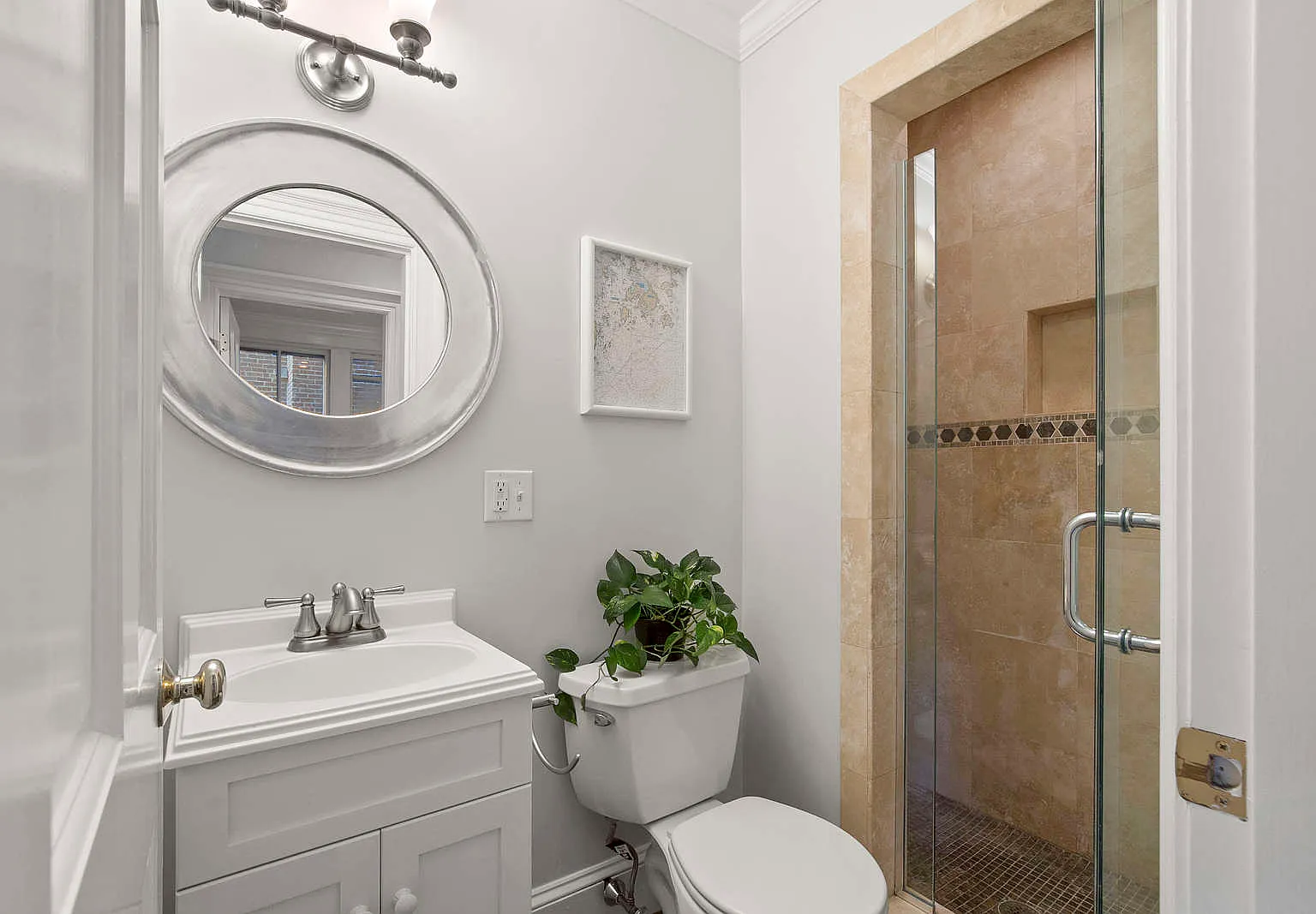 3 bed, 9999 sqft, $6,000 — Photo 2