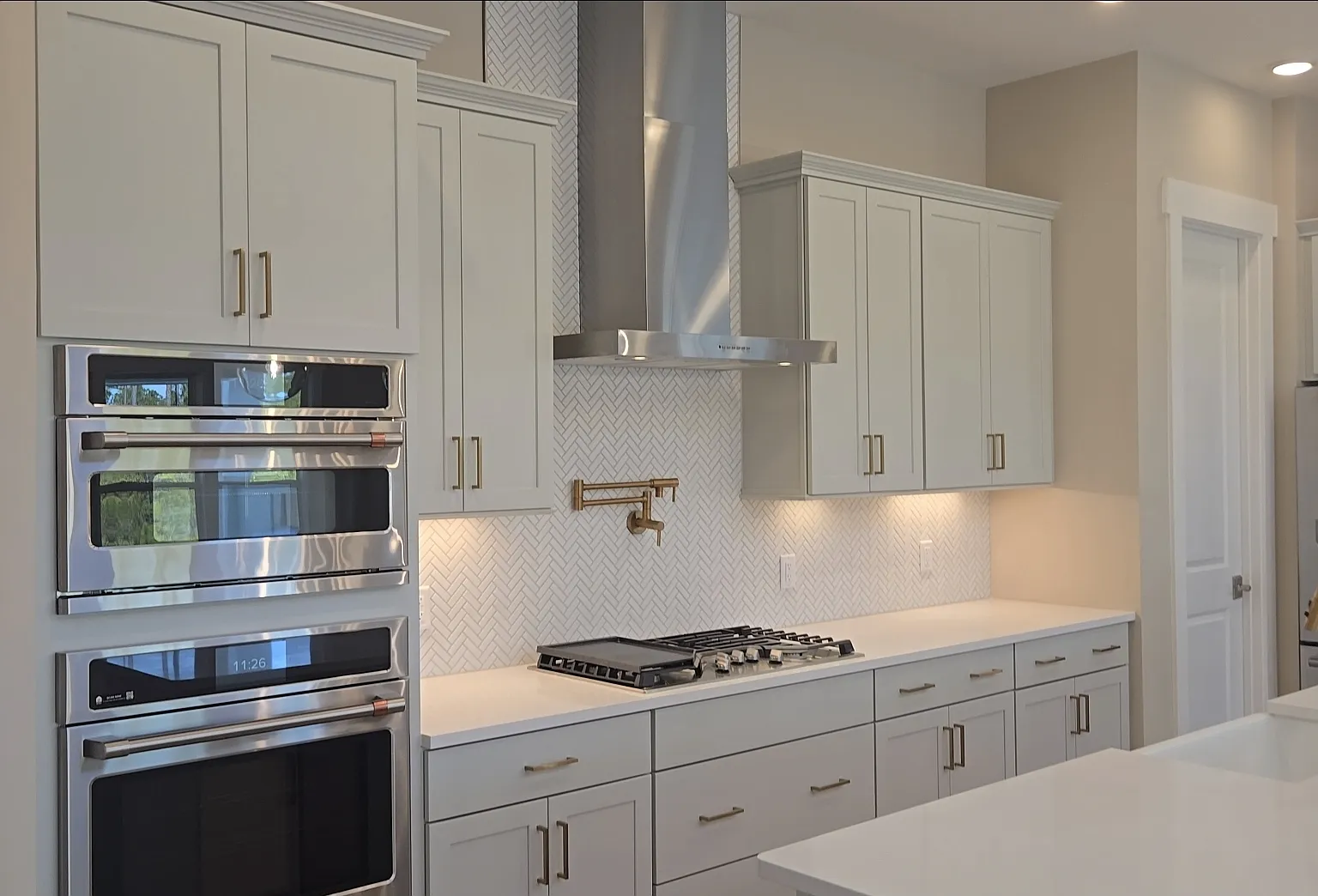 4 bed, 3.5 bath, 3137 sqft, $7,800 — Photo 3