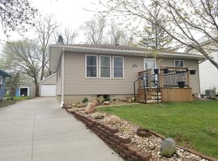 1401 5th Ave NW, Waverly, IA 50677