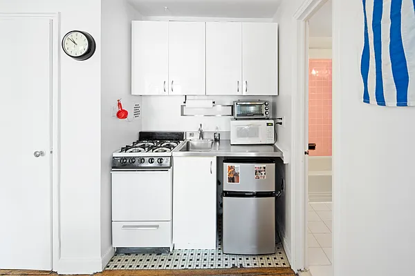 Rented by Compass | media 10