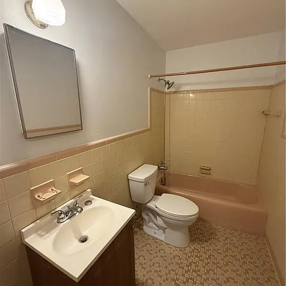 2308 Crestwood Cir — Photo 9