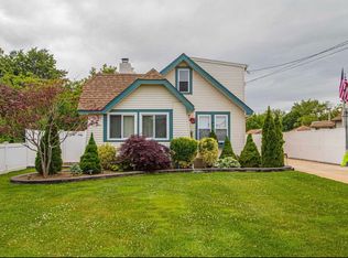 145 Clocks Blvd, Massapequa, NY