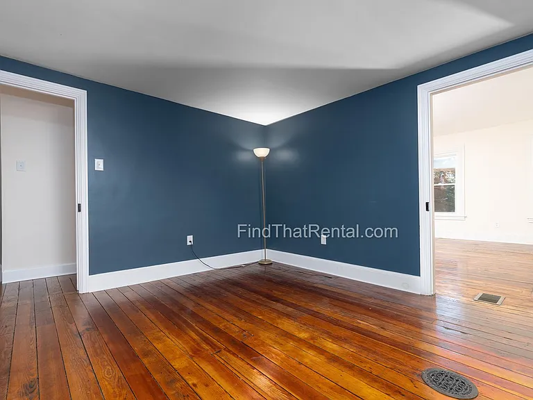 423 N Bedford St — Photo 21