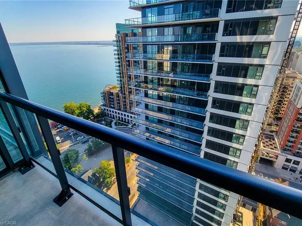 370 Martha St #909, Burlington, ON L7R 2P7