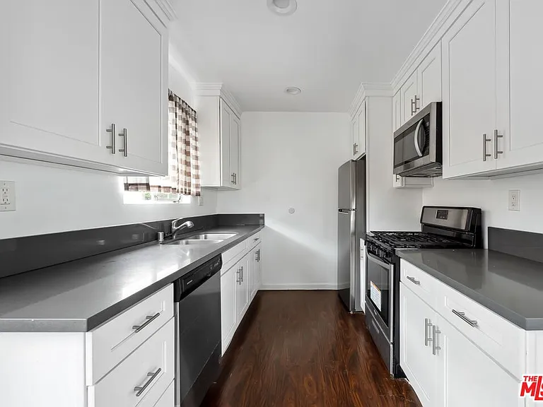 7550 Fountain Ave #10 — Photo 9