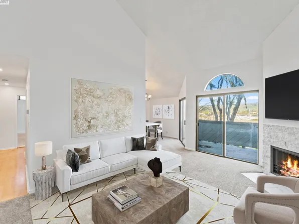 25930 Kay Ave APT 302, Hayward, CA 94545