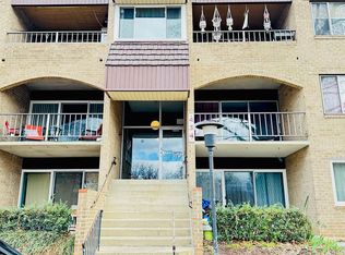 434 Girard St APT 221, Gaithersburg, MD 20877