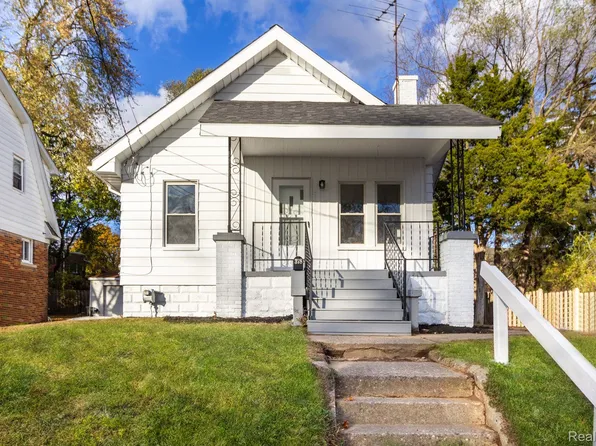 378 Voorheis St, Pontiac, MI 48341