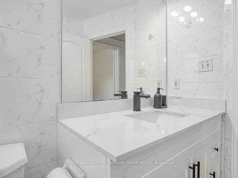 151 Broadview Ave — Photo 24