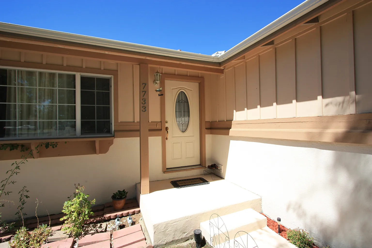 7733 Laurie Way photo 1