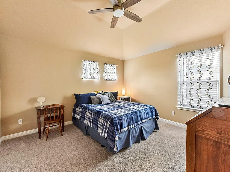 10216 Anahuac Trl — Photo 12